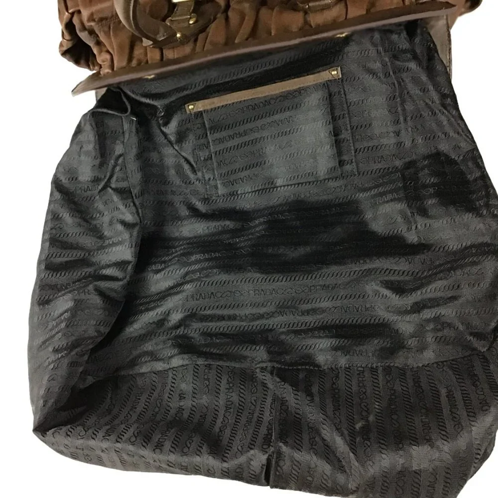 Prada nappa gaufre